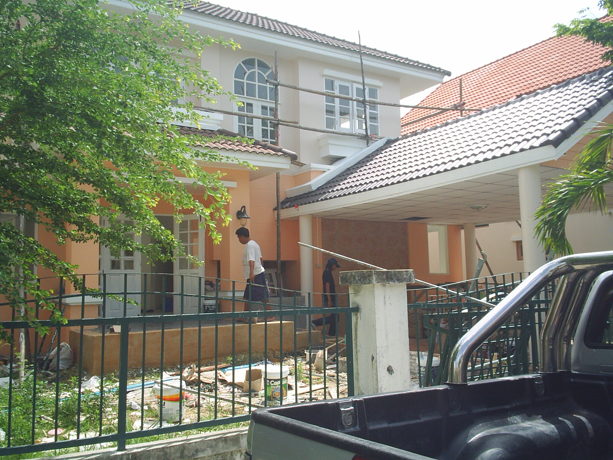 View full-size image