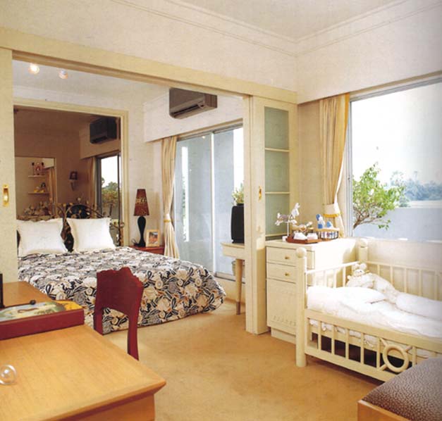 View full-size image